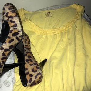 - Covington Yellow tank top Large scoop neck ruffle with detail must bundle